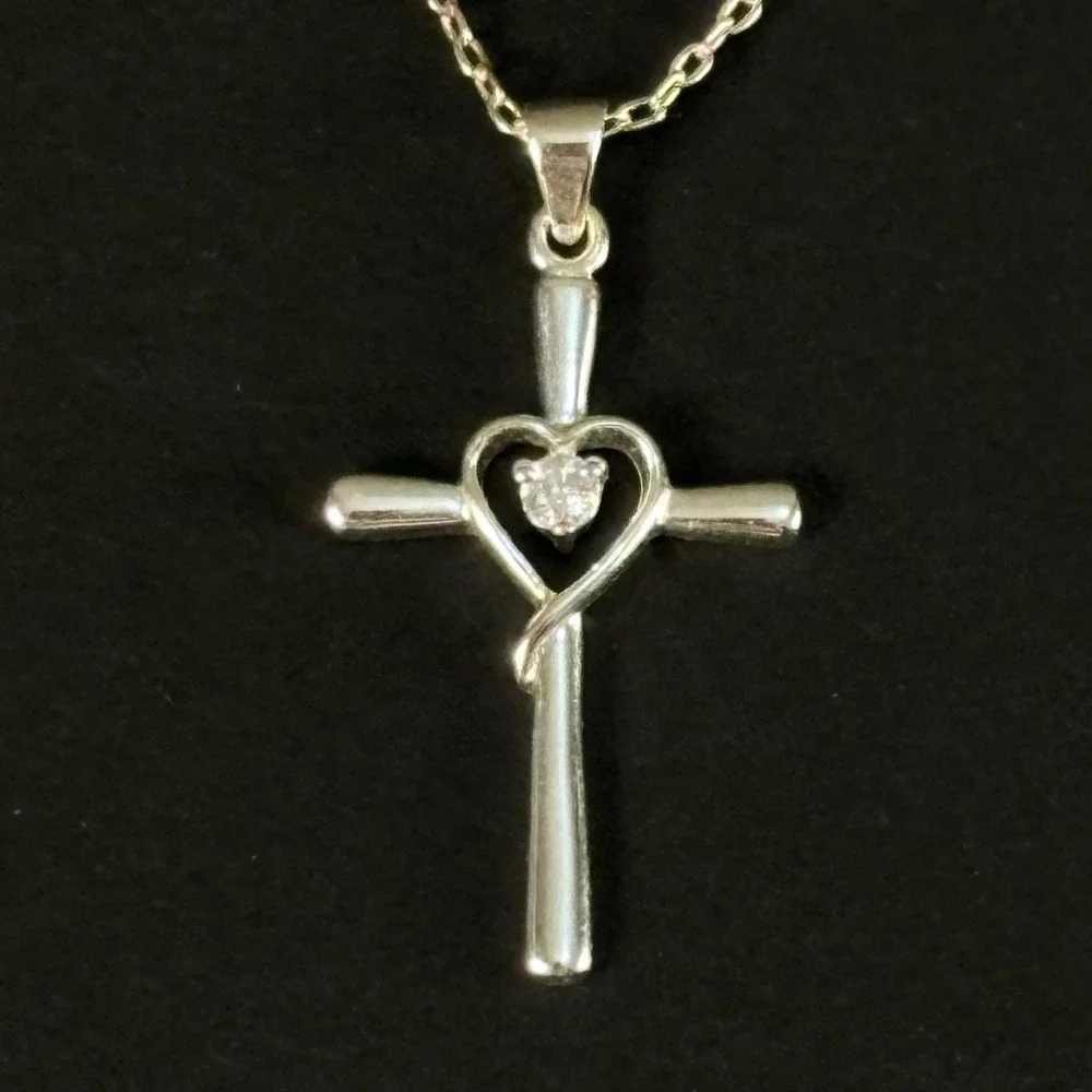 Unbranded measurements pendant